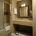 Queen's Park Le Jardin 5*