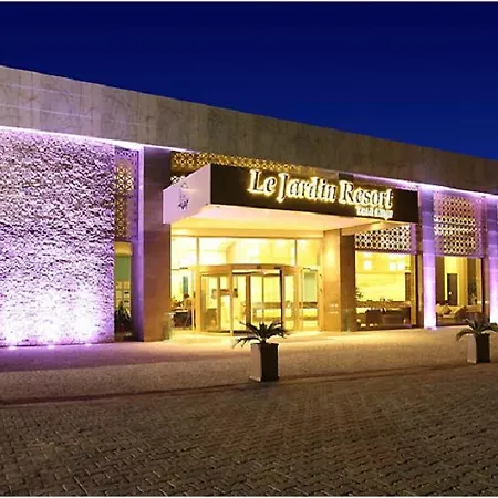 Queen's Park Le Jardin Hotel