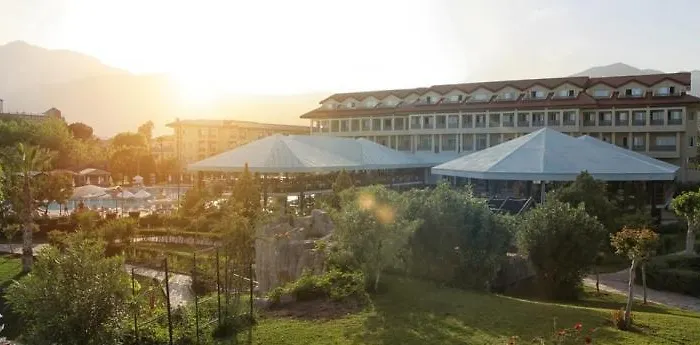 Hotel Queen's Park Le Jardin