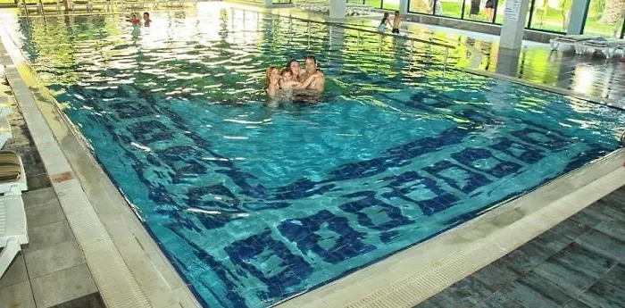 Queen's Park Le Jardin Hotel 5*