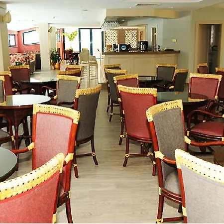 Queen's Park Le Jardin Hotel 5*