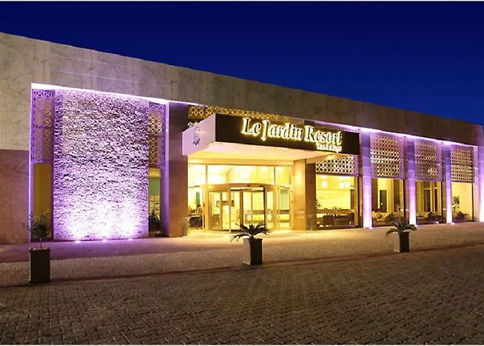 Queen's Park Le Jardin 호텔