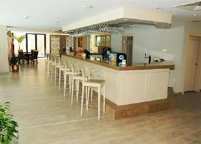 호텔 Queen's Park Le Jardin 5*