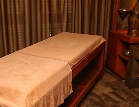 Queen's Park Le Jardin