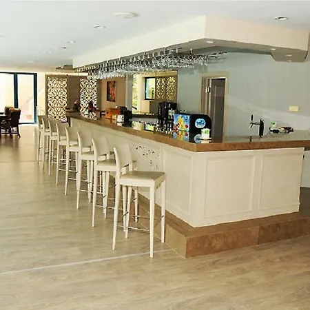 Hotel Queen's Park Le Jardin 5*