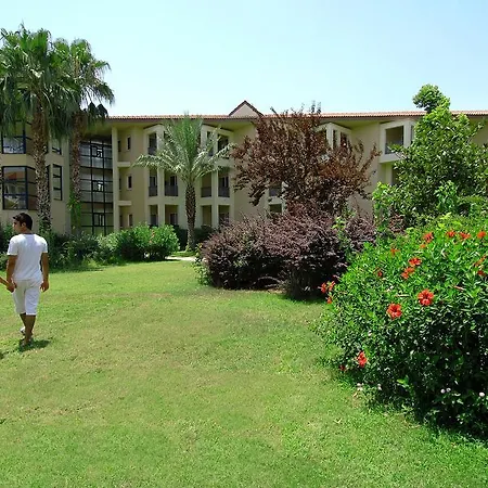 Queen's Park Le Jardin Hotel 5*